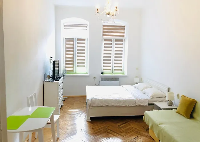 Luxury Near Rynok Square