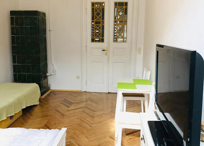 Luxury Near Rynok Square Apartment